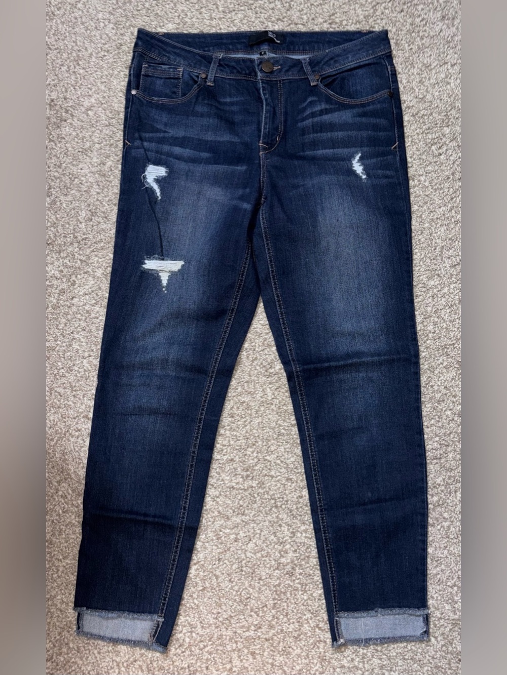 1822 Dark Wash Distressed Skinny Jean Sz 12